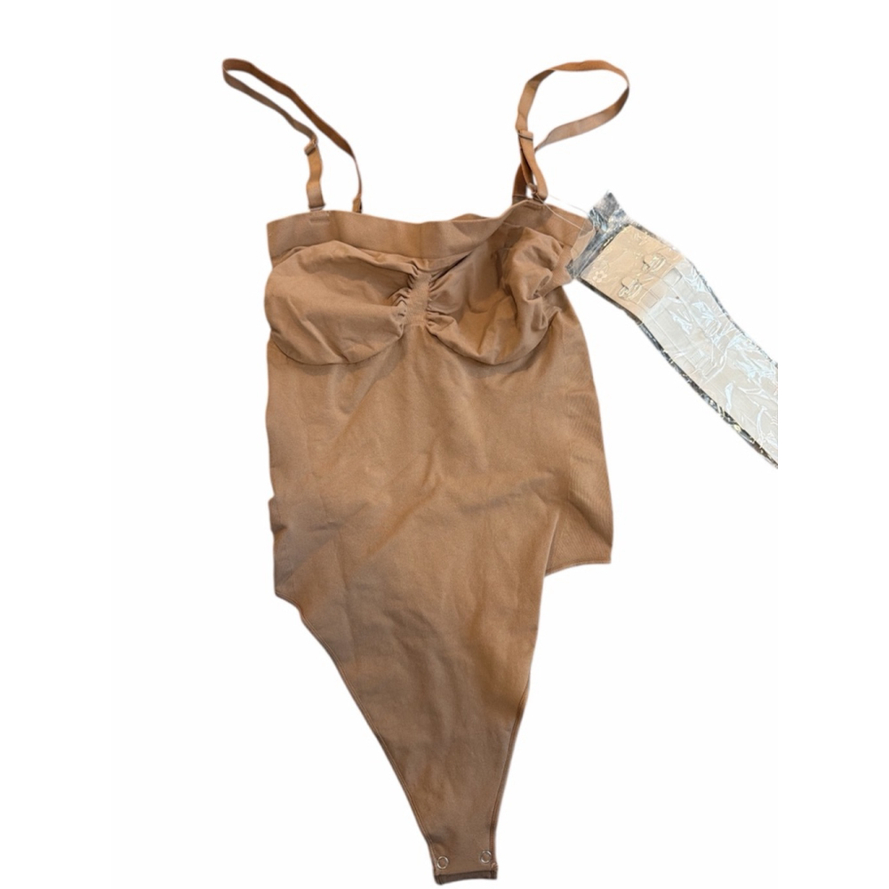 Nude Seamless Shaping Bodysuit Thong - L/XL - Includes Clear Straps